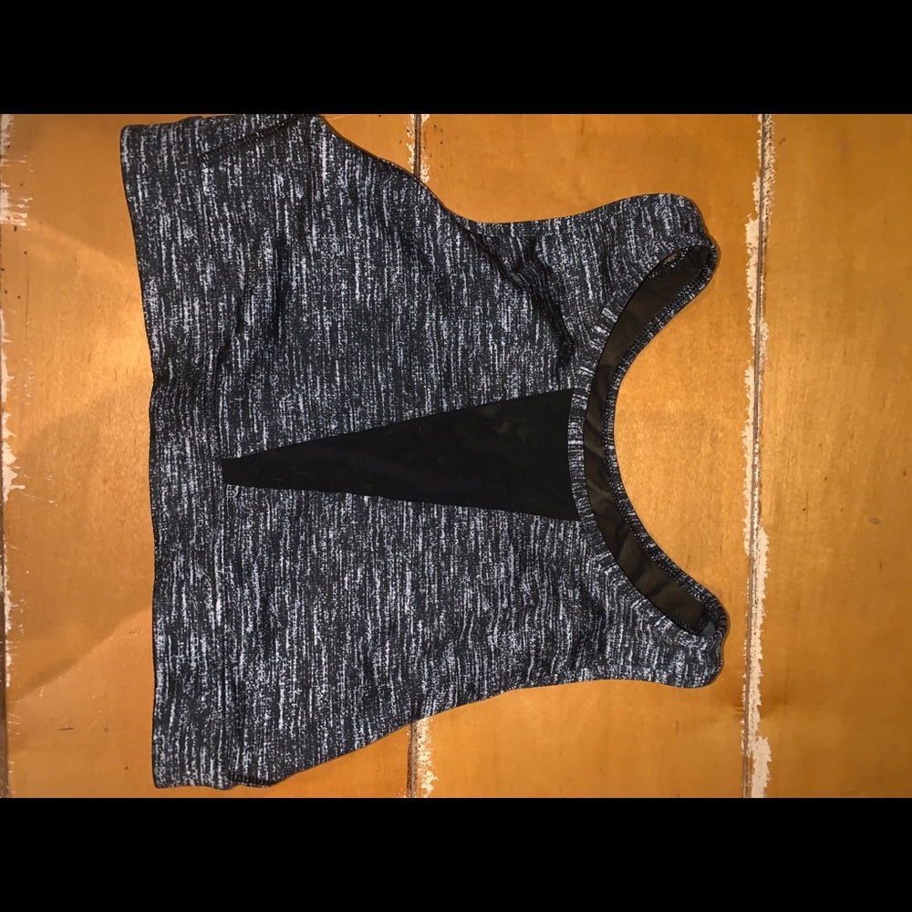 NWOT VS SPORTS BRA